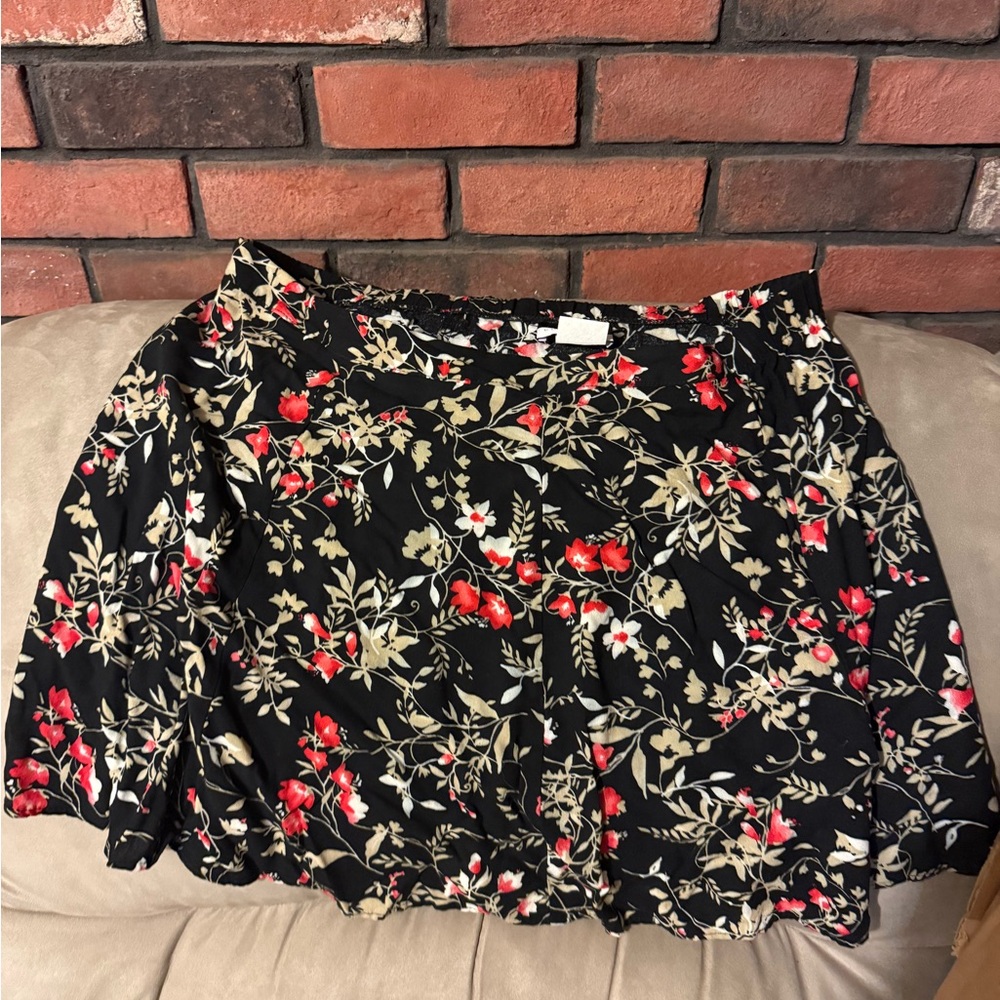 Chic Floral Skater Skirt in Black and Red
